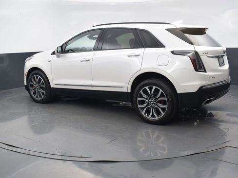Used 2023 Cadillac XT5 Sportv w/ Technology Package AWD/4WD image 3