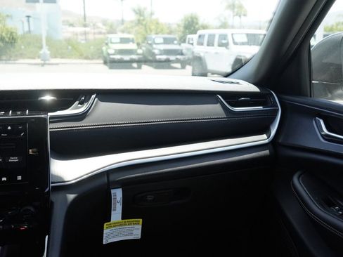 New 2026 Jeep Grand Cherokee Laredo RWD image 27