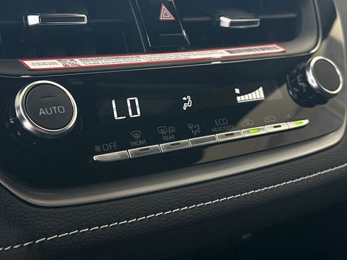 Certified 2025 Toyota Corolla SE w/ SE Package FWD image 21