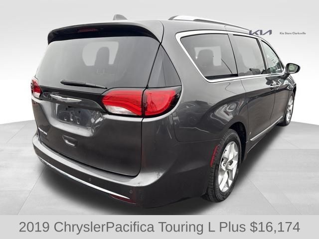 Used 2019 Chrysler Pacifica Touring-L Plus w/ Tire & Wheel Group FWD image 8