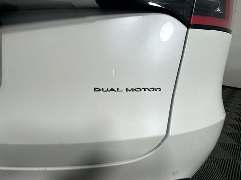 Used 2020 Tesla Model Y Long Range AWD/4WD image 39
