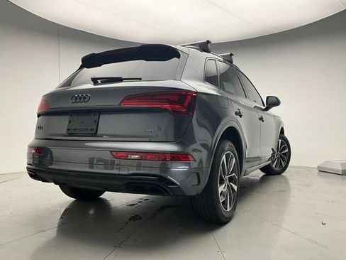 Used 2024 Audi Q5 2.0T Premium w/ Summer of Audi Package AWD/4WD image 2