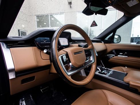 Used 2023 Land Rover Range Rover Autobiography AWD/4WD image 13