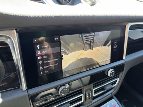 New 2026 Porsche Macan image 36