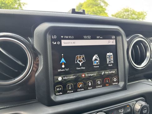 Certified 2021 Jeep Wrangler Unlimited Sahara AWD/4WD image 21