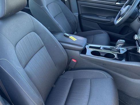 Used 2024 Nissan Altima 2.5 SV image 22