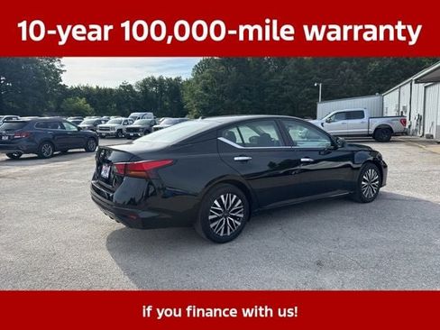 Used 2025 Nissan Altima 2.5 SV FWD image 19