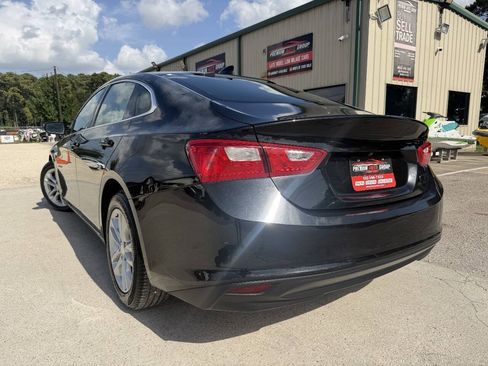 Used 2017 Chevrolet Malibu LT FWD image 3