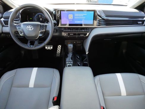 Used 2025 Toyota Camry SE w/ Multimedia Upgrade Package image 10