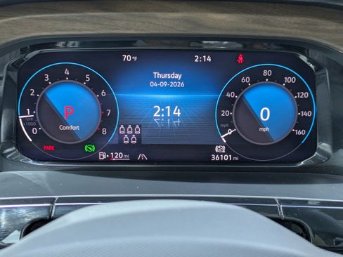 Used 2024 Volkswagen Atlas SE w/ Panoramic Sunroof Package image 32