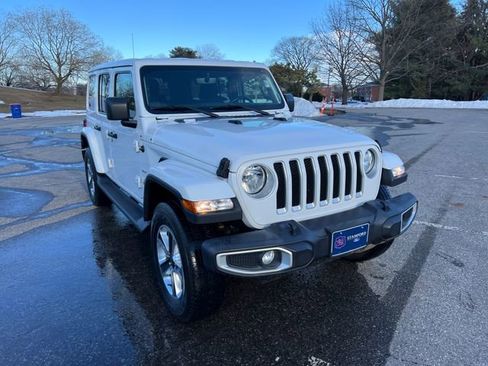 Used 2022 Jeep Wrangler Unlimited Sahara image 2