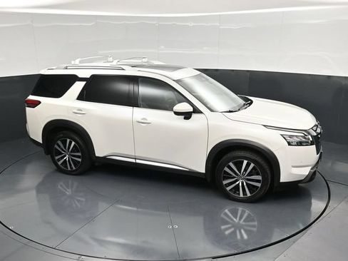 Used 2024 Nissan Pathfinder Platinum w/ Cargo Package AWD/4WD image 52