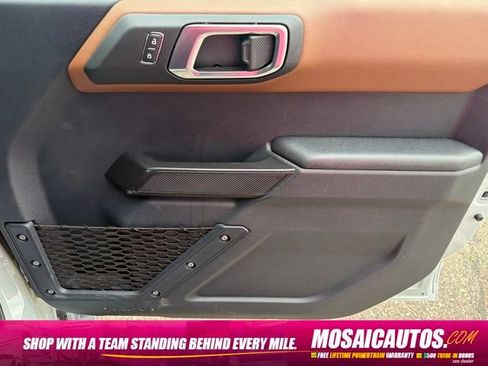 Used 2024 Ford Bronco Outer Banks AWD/4WD image 9