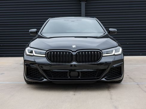 Used 2022 BMW M550i xDrive w/ Executive Package image 10