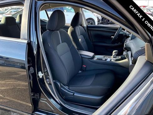 Used 2024 Nissan Sentra SV image 27