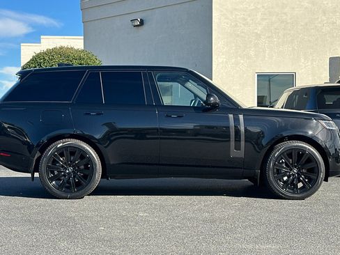 New 2025 Land Rover Range Rover SE image 6