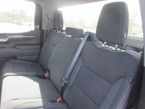 New 2026 GMC Sierra 1500 SLE image 15