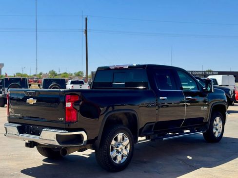 Used 2022 Chevrolet Silverado 2500 LTZ w/ LTZ Texas Edition AWD/4WD image 5