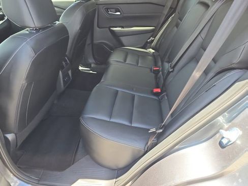 Certified 2026 Nissan Rogue SL FWD image 17