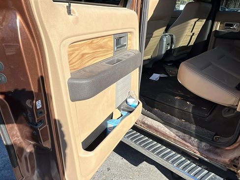 Used 2011 Ford F150 Lariat w/ Lariat Chrome Pkg image 17