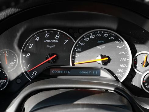 Used 2006 Chevrolet Corvette Convertible w/ Preferred Equipment Group RWD image 13