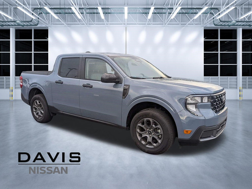 Used 2025 Ford Maverick XLT FWD image 1