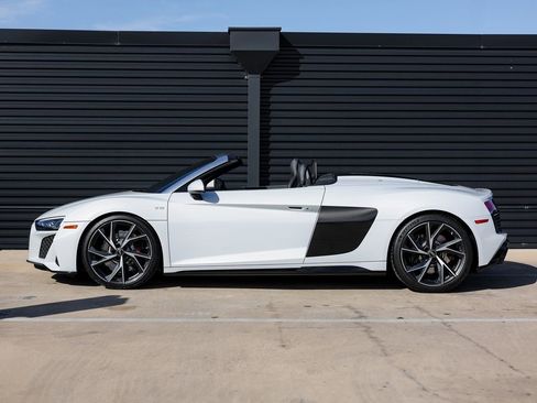 Used 2023 Audi R8 V10 performance image 2