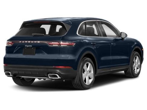 Used 2022 Porsche Cayenne S image 2