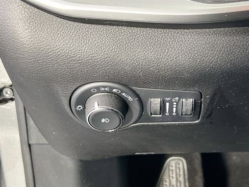 Used 2022 Jeep Compass Latitude image 10