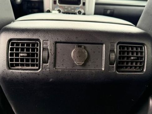 Used 2017 Toyota Tundra Platinum AWD/4WD image 16