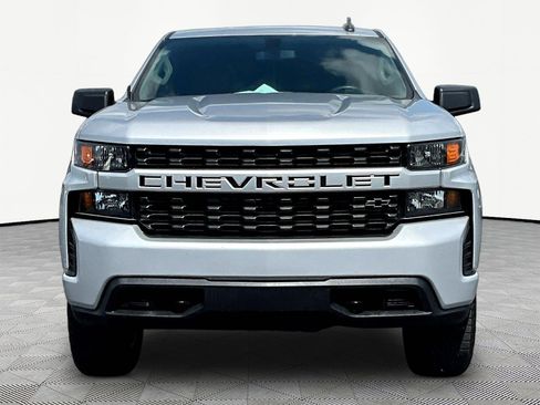 Used 2020 Chevrolet Silverado 1500 Custom w/ Custom Value Package AWD/4WD image 2