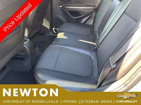 Used 2022 Chevrolet Trax LT AWD/4WD image 41