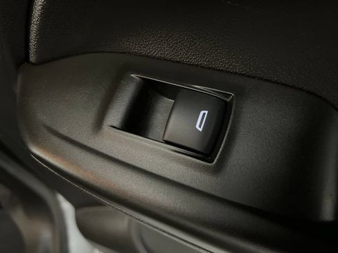 Used 2025 Chevrolet TrailBlazer LT AWD/4WD image 25