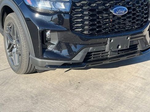 Used 2025 Ford Explorer ST-Line w/ ST-Line Street Pack AWD/4WD image 9