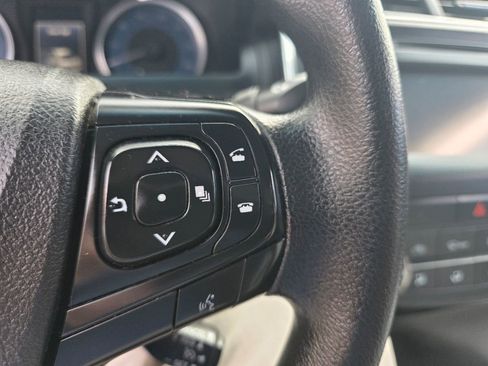 Used 2017 Toyota Camry LE image 36