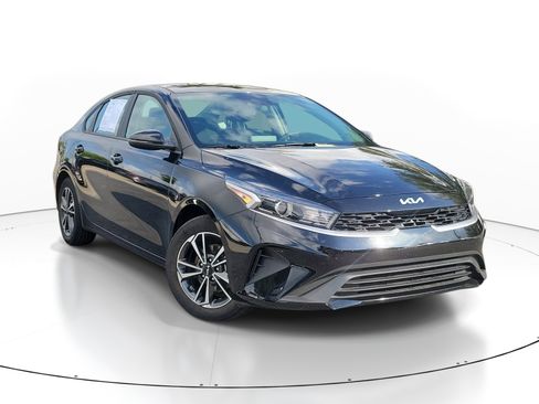 Used 2024 Kia Forte LXS w/ LXS Technology Package FWD image 1