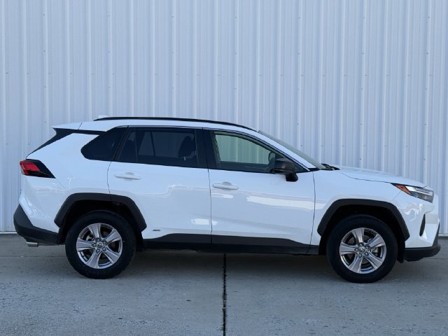 Certified 2025 Toyota RAV4 LE AWD/4WD image 4
