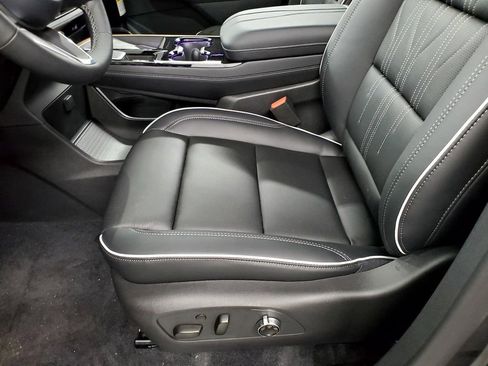 New 2026 Buick Enclave Avenir w/ Super Cruise Package image 13