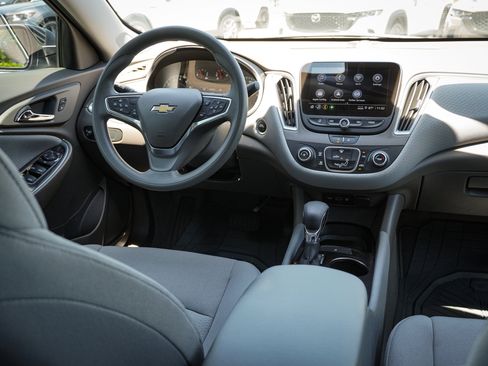 Used 2024 Chevrolet Malibu LS FWD image 28