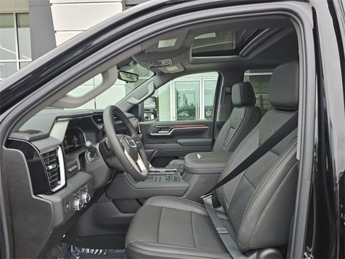 New 2025 GMC Sierra 3500 Denali w/ Denali Reserve Package image 22