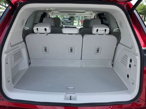 New 2026 Buick Enclave Avenir w/ Super Cruise Package FWD image 16