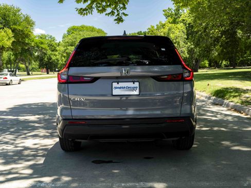 Used 2025 Honda CR-V LX image 8