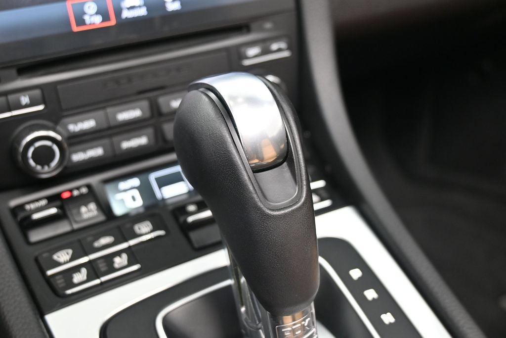 Used 2021 Porsche 718 Boxster RWD image 16
