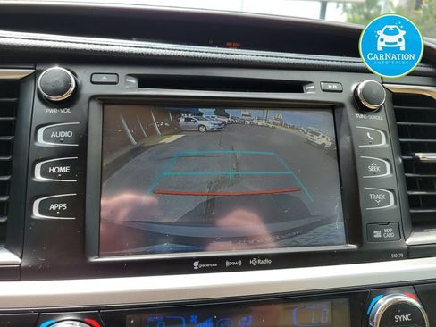 Used 2017 Toyota Highlander XLE w/ Carpet Mat Package AWD/4WD image 22