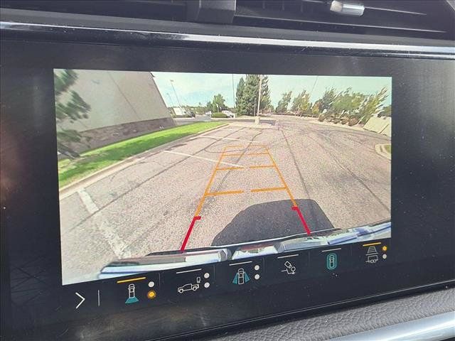 Used 2023 GMC Sierra 1500 Denali w/ Technology Package AWD/4WD image 13