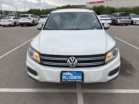 Used 2016 Volkswagen Tiguan S image 8