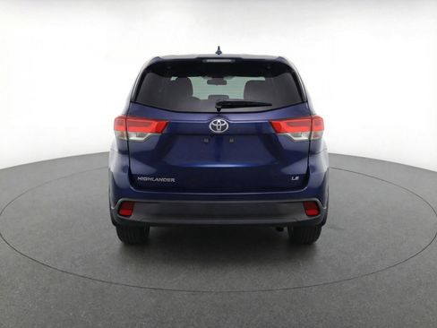 Used 2025 Toyota Highlander LE image 7