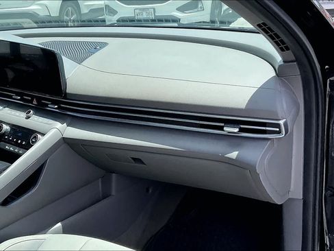 Used 2024 Hyundai Elantra SEL FWD image 23