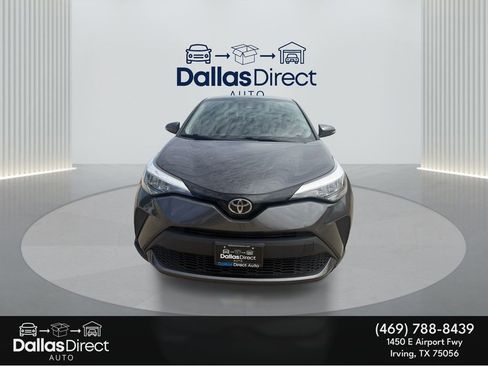 Used 2021 Toyota C-HR LE image 3