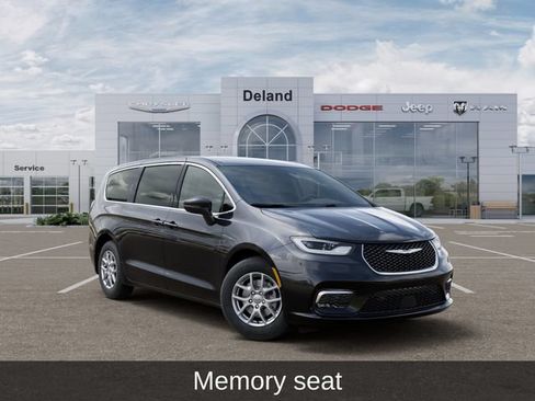 New 2026 Chrysler Pacifica Select FWD image 5